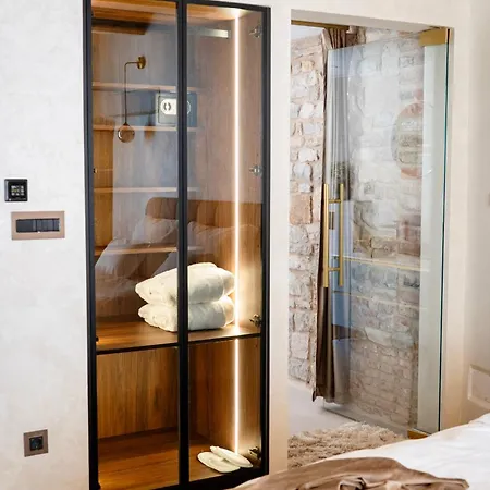 Laurentius Heritage Luxury Diocletian Palace Bed and breakfast 4*