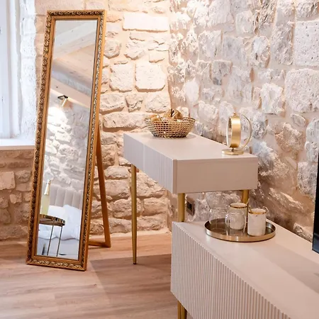 Laurentius Heritage Luxury Diocletian Palace Split