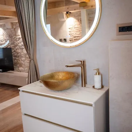 Laurentius Heritage Luxury Diocletian Palace