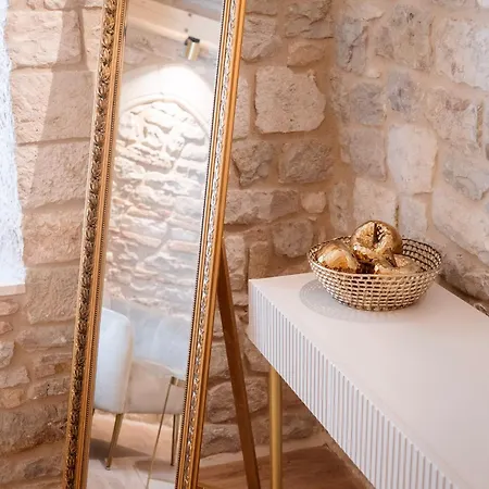 Laurentius Heritage Luxury Diocletian Palace