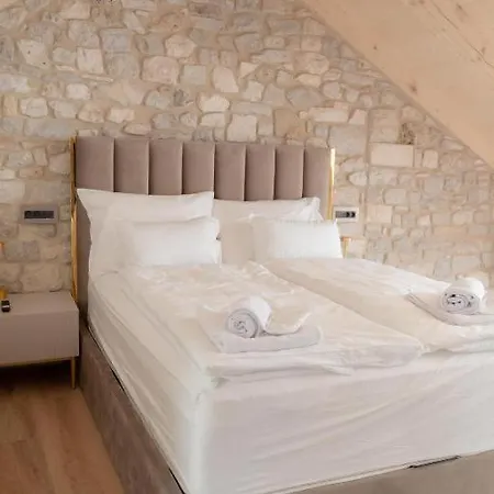 Laurentius Heritage Luxury Diocletian Palace Спліт
